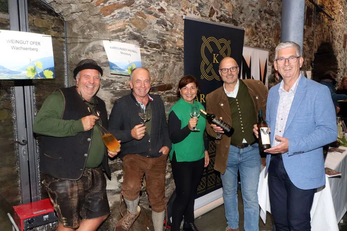 Die anwesenden Winzer und Ihre Weine waren: Burgwein Laßnig mit Franz Laßnig und Sohn Alexander Laßnig  Sturm Gemischter Satz Chardonnay Weissburgunder Sauvignon Blanc  Karolinger Weinbau – Moosburg mit Robert Mack  Johanniter  Winzer Wedenig – Kirchbichl Friedlach mit Michael Wedenig  Kirchbichl Cuveé  Weinmacher Nick – Kirchbichl Friedlach mit Nick und Hanni Gerretsen  Souvignier Gris Solaris  Weingut Ofer – Wachsenberg von Rupert Ofer mit Yvonne  Chardonnay Muskateller Cuveé Cuveé Pius Zweigelt Rosebella Sauvignon Blanc  Winzer Reicher – St. Urban mit Heinz Reicher  Solaris Regent  Winzer Gutzinger – St. Urban mit Roland und Gerti Gutzinger  Solaris Muscaris Cab. Cortis Gemischter Satz – Weiss  Winzer Blasge – St. Ulrich  mit Gerhard Blasge  Muscaris Cuveé Bronner/Johanniter Blütenmuskateller Regent – Rotwein  Winzer Otty – Pirk mit Hans Otty  Cuveé Mucaris/Solaris Cab. Cortis – Rosé  Weingut Maltschnig mit Christoph und Christina Maltschnig  Chardonnay Rocco di Amore (Chardonnay süß) Weißburgunder Cabernet Blanc Love Stone White (Frizzante) Love Stone (Frizzante Rose) 