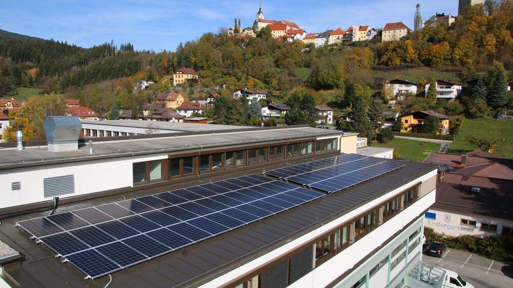 Vorbildlich: Das Gemeindeamt Althofen hat bereits eine Photovoltaikanlage auf dem Dach