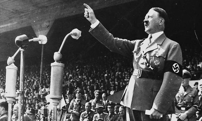 Adolf Hitler bei einer Rede im Jahr 1937