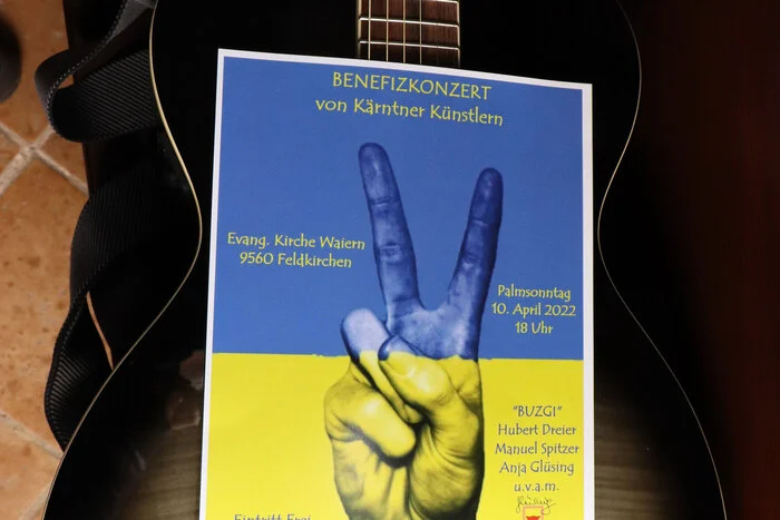 Aufgetreten sind: Isabell Posratschnig (a Capella), Karina Humen aus Odessa, Helmut Moschik, Manuel Spitzer,  Michael Buchacher alias "Buzgi" mit Dagmar Schoba (Keyboard), Kerstin Holdernig &amp; Dragan Milisic (Gitarre), Sara Maritschnig und Anja Glüsing.Der Abschlusssong mit allen Teilnehmern war „Wir ziehen in den Frieden“.  