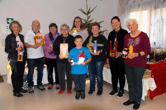  Auf die Beine gestellt hatte diesen gutbesuchten Adventmarkt unter dem Motto „schauen, staunen und genießen“ Ingeborg  Kohlfürst. 