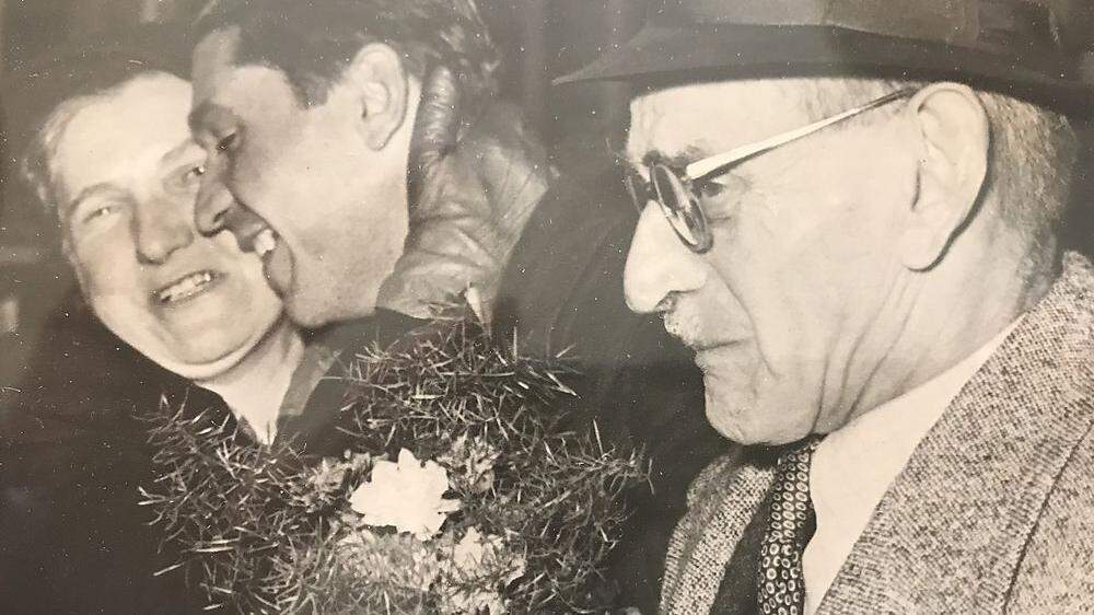 Vor 65 Jahren fotografierte die Kleine Zeitung den Russland-Heimkehrer Alois Gosch mit seinen Eltern am Grazer Hauptbahnhof. Heute erinnert er sich an das Trauma „als wär‘s gestern“ 