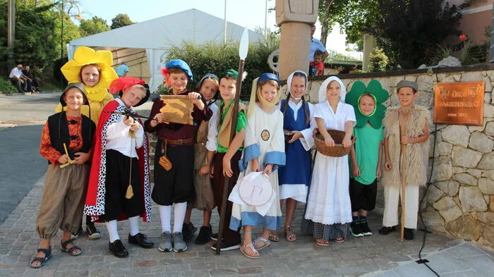 Volkschüler führten die Jagerberger Sage auf.