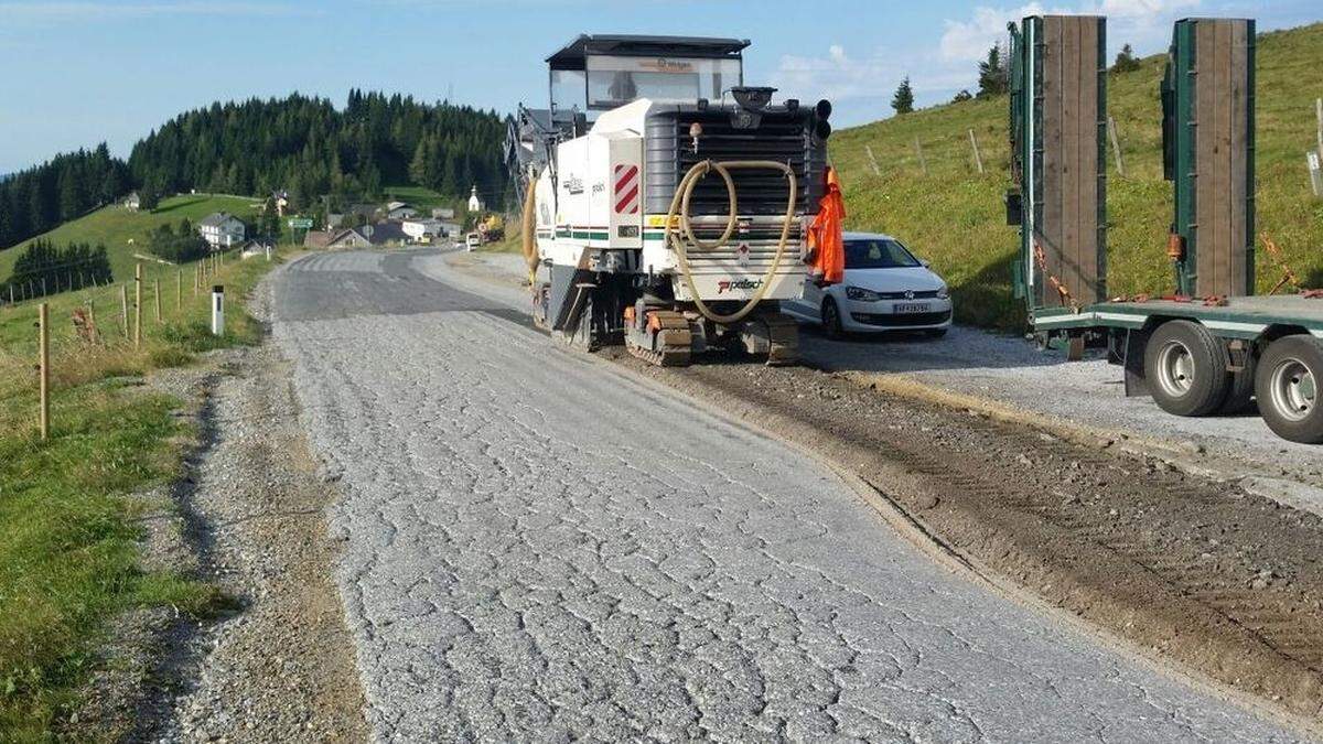 Der schlechte Zustand der Sommeralmstraße ist offensichtlich