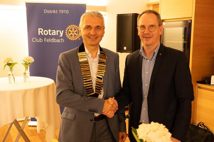 Manfred Schiffer (l.) hat die Rotary-Präsidentschaft von Thomas Meier (r.) übernommen