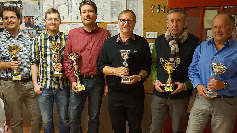 Schach-Sieger aus Spittal: Andreas Olipitz, Michael Plössnig, Herbert Neubauer, Karl Zeber, Ferdinand Gärtner und Eduard Weber (von links)