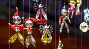 Figuren aus Gablonz im MAK