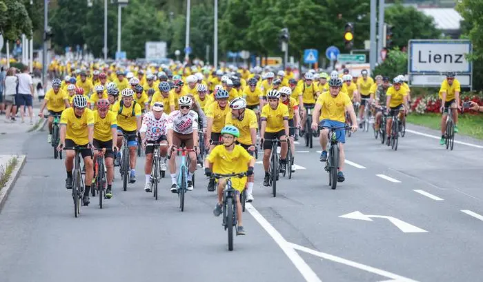 Groß und Klein waren bei der Tour de Gall von Lienz nach Nußdorf-Debant dabei