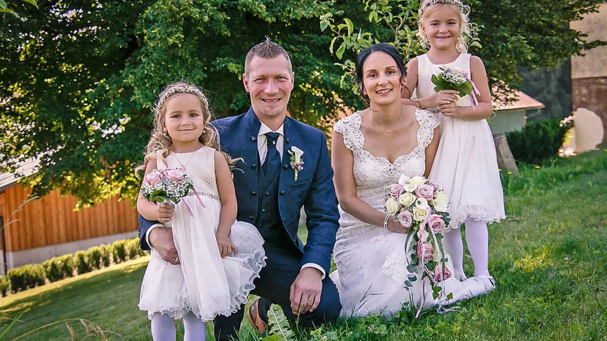 Andreas Mohl und Claudia Joham mit Julia (4) und Lisa (7)