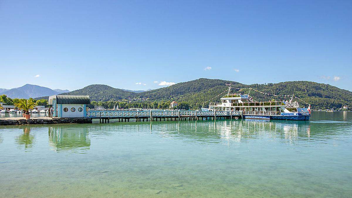 In der Ostbucht wird die MS Kärnten zum Café