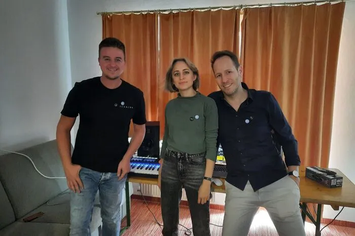 Schlager-Produzent Dominik Hemmer, Jazzsängerin Johanna Seitinger und Textdichter Tobias Reitz