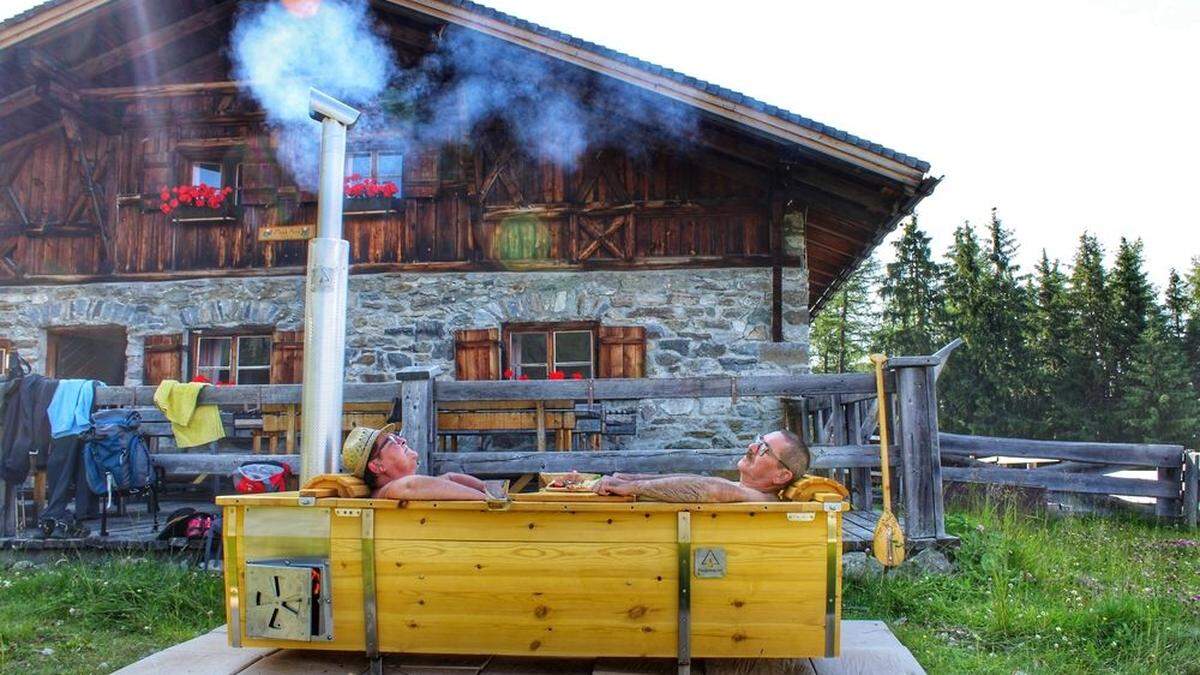 Die Badefässer und Gartenbadewannen aus dem Hause &quot;Feuerwasser&quot; (am Bild das Modell &quot;Die Wanne&quot;) werden künftig in Bad Schwanberg hergestellt