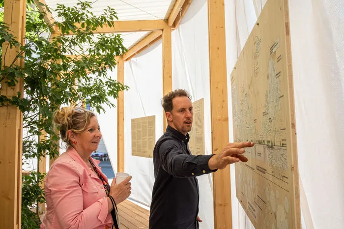 ... und soll Besucher nicht nur Erfrischung, sondern auch Infos über den Wald und seine Bedeutung für Städte bieten.