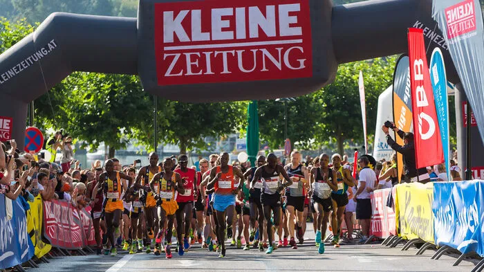 Der Halbmarathon ist der Höhepunkt von Kärnten Läuft. Das Rennen wird von Läufern aus Kenia dominiert. Das Rennen zählt aber auch als Kärntner Meisterschaft.