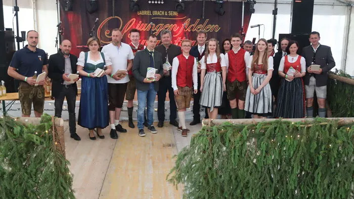 Viele ehemalige Obmänner und Leieterinnen der LJ Preitenegg kamen zum Jubiläumsfest und wurden für ihre LJ-Arbeit geehrt.