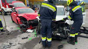 Mehrere Personen wurden bei dem Unfall in Rosental an der Kainach verletzt | Mehrere Personen wurden bei dem Unfall in Rosental an der Kainach verletzt