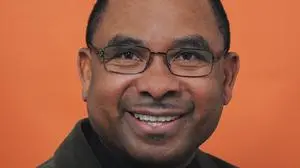 Anthony Nwachukwu kommt ursprünglich aus Nigeria und ist seit sieben Jahren Pfarrer im Raum Aflenz