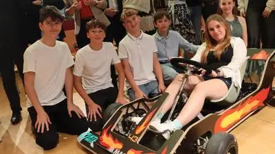Die Schülerinnen und Schüler präsentierten unter anderem das E-Kart im Europasaal