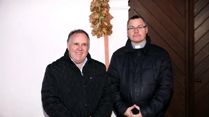 Die Pfarre Klein St. Paul lud am Wochenende unter Provisor Jacek Artur Wesoly und Pfarrgemeinderatsobmann Wolfgang Kahle (von rechts) zum Adventkonzert. 