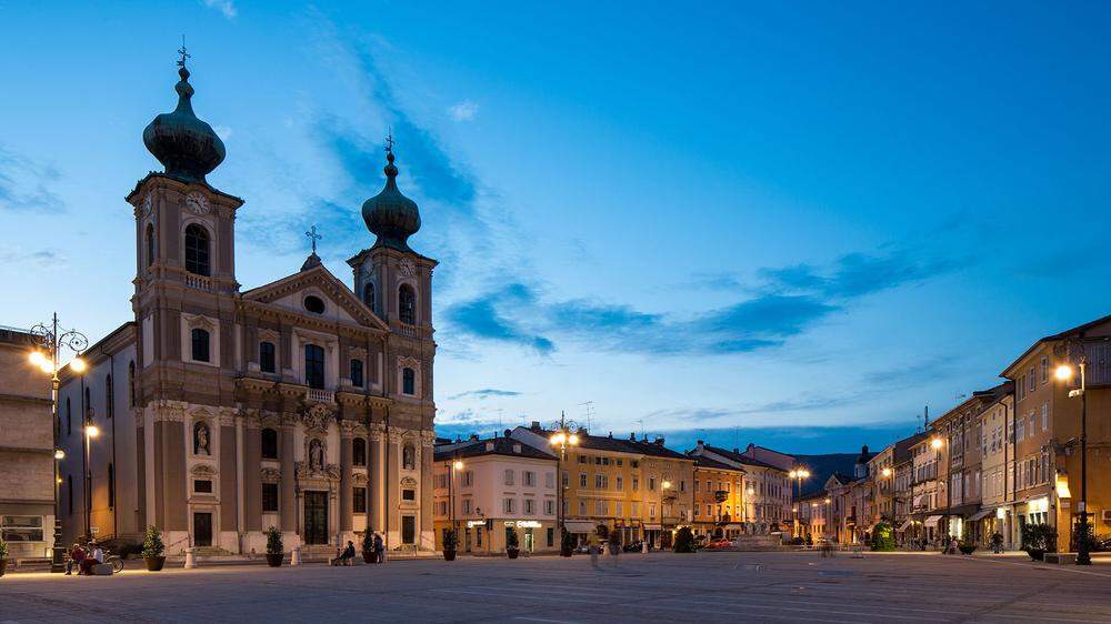 Die Kirchen mit Zwiebeltürmen, die Paläste, die Gärten, die typischen Kaffeehäuser – Gorizia ist eine Stadt mit mitteleuropäischer Prägung