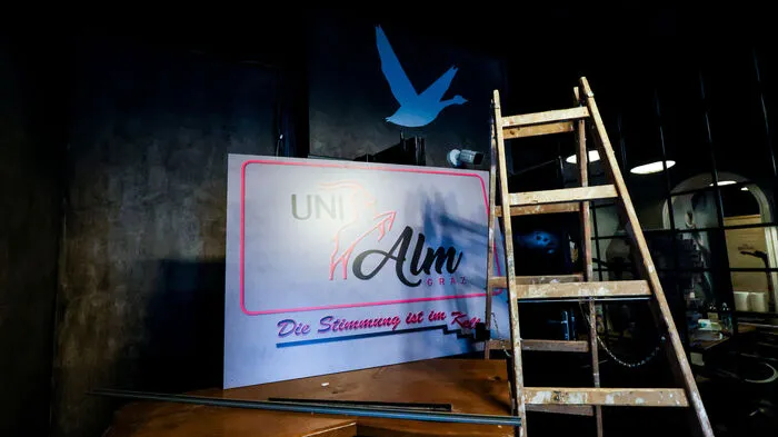 "Die Stimmung ist im Keller" heißt es im Unialm, dem neuen Lokal in den Gemäuern des ehemaligen Vigo, Gecco, Generator, Esquire, Heisenberg ... Schon viele Lokale waren hier untergebracht, das Unialm soll aber länger bleiben als die meisten Vorgänger.