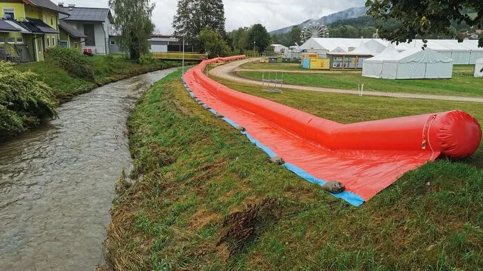 Eine Verklausung löste die Überflutung am Bleiburger Wiesenmarktgelände aus, so sah es am Tag danach aus.