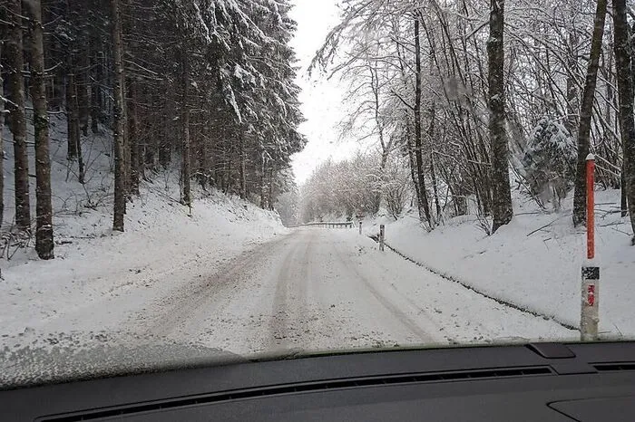 Auch in der Gemeinde Liebenfels schneite es einige Zentimeter, wie hier in der Nähe von Sörg.