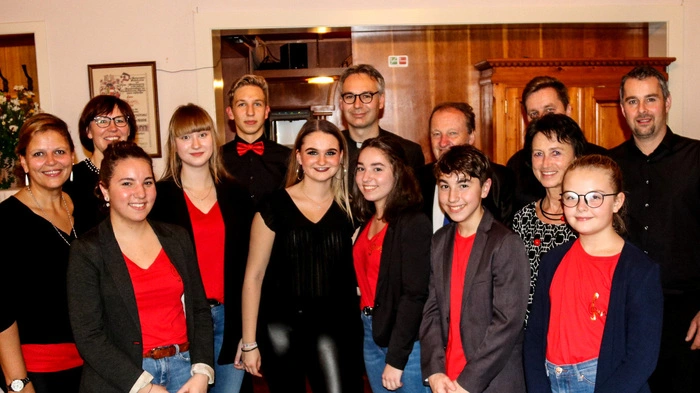 Die vielen Gäste aus Nah und Fern waren von den musikalischen Darbietungen der Chöre und Gruppen begeistert.