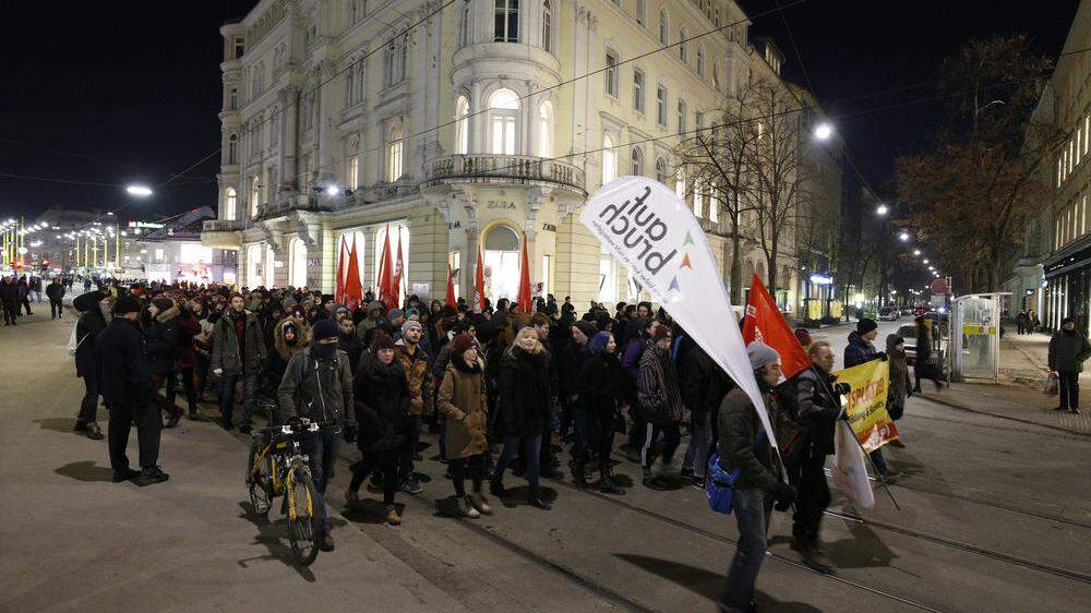Demonstration der Offensive gegen Rechts gegen den Akademikerball am Samstag, 21. Jänner 2017, in Graz