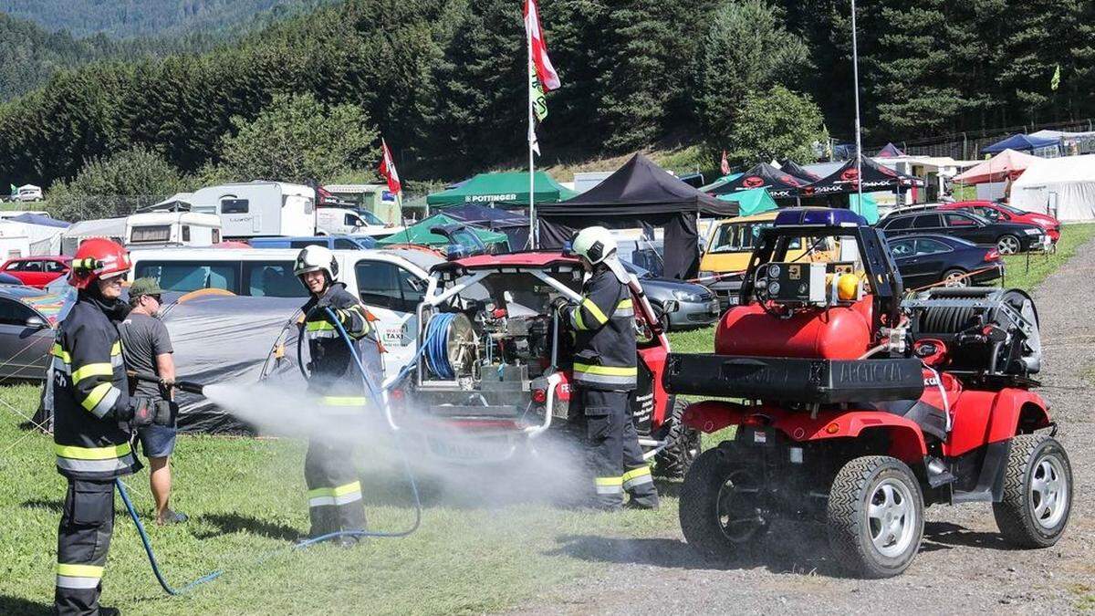 Die Feuerwehr war mit Löschquads im Einsatz