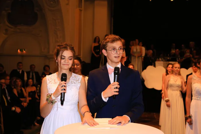 Über den gelungenen Abend freute sich auch Organisationsteam, zu dem Judith Kirschen, Lukas Leitner, Moritz Missmann und Hanna Zarfl zählen.