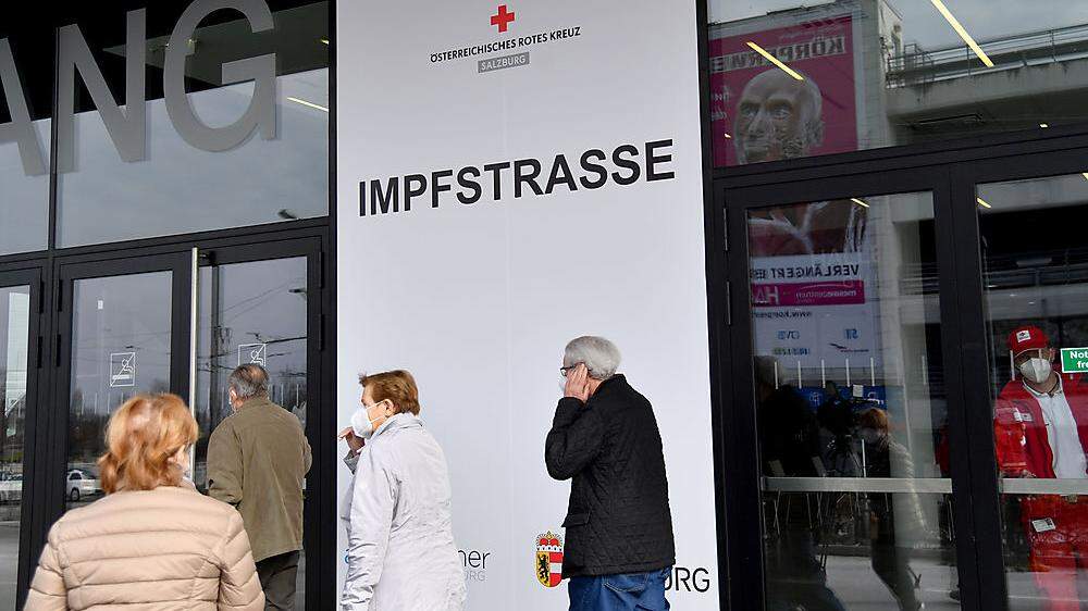 In Salzburg sind die Impfstraßen schon in Betrieb, in der Steiermark ab Dienstag