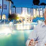 Robert Rogner, Baumeister aus Villach, errichtete Hotels bis zum „National“ in Moskau. Erfinder des sanften Tourismus mit den Bauerndörfern. Inhaber des Hotels Therme Bad Blumau und des Hotels Rogner in Tirana 	 