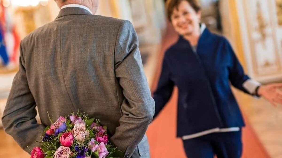 Der Bundespräsident überraschte seine Frau mit Rosen