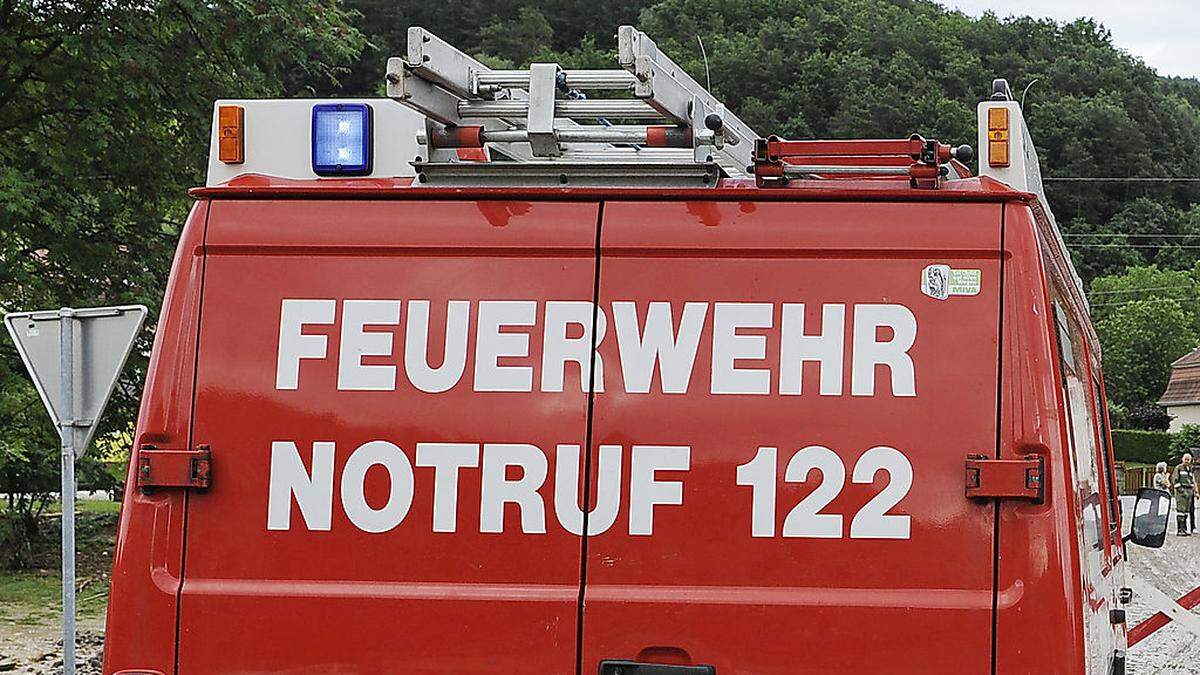 Die Feuerwehr suchte nach den Fahrzeuginsassen - doch die waren bereits im Spital