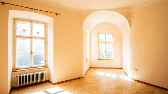 Im Schloss traf sich Anfang des 19. Jahrhunderts der "Wiesenauer Kreis" zu philosophischen Gesprächen. Bekannte Persönlichkeiten wie Erzherzog Johann und Kunstmäzen Franz Paul Freiherr von Herbert gehörten diesem an.