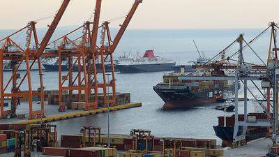 Auch der Hafen Piräus soll privatisiert werden