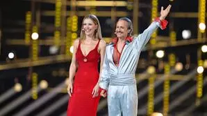 Victoria Swarovski und Michael Ostrowski im Semifinale 1 des Eurovision Song Contest 2026