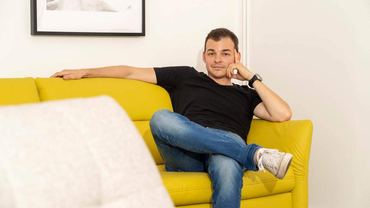 Sitzt gemütlich auf dem Sofa, zündet aber mit seiner Firma den Wachstumsturbo: Georg Walchshofer 