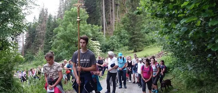 Die Wallfahrer unterwegs zum Helenenkirchl