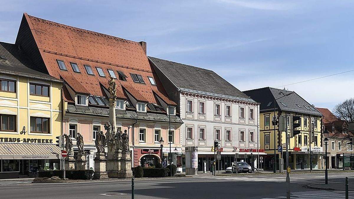 Die Mariensäule (links im Bild) könnte um rund 30 Meter versetzt werden