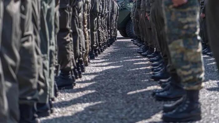 Nach dem Präsenzdienst wurde der junge Mann zur einvernehmlichen Auflösung gedrängt (Symbolfoto)