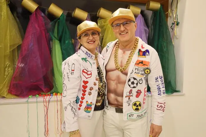 Klicken Sie sich durch die besten Fotos der Lachparade der Schützinger Feuerwehr!