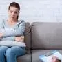 Eine Patientin mit einer Psychologin