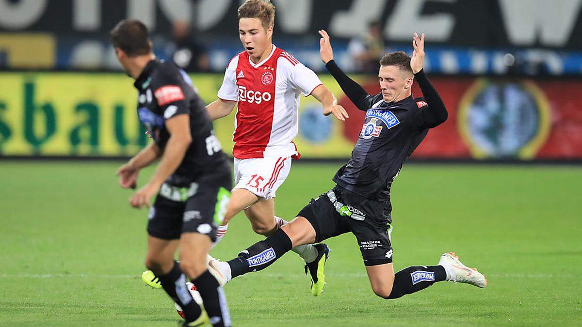 Ajax Amsterdam war für Dario Maresic (rechts) und Co. eine Nummer zu groß - nun will man gegen Larnaka bestehen