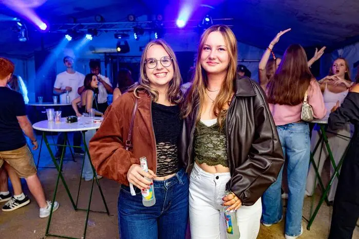 Für beste Stimmung im Festsaal sorgte die bekannte steirische Band Sulmtal Express, die mit ihrem abwechslungsreichen Programm zahlreiche Gäste auf die Tanzfläche lockte. Im Discozelt übernahm DJ Sound Delüxxe das Kommando und sorgte dafür, dass das Partyvolk bis in die frühen Morgenstunden ausgelassen feierte.