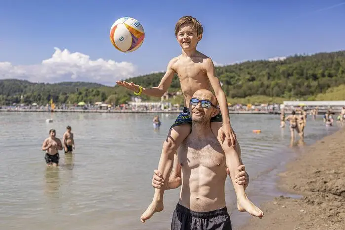  Die Strandbad-Saison ist eröffnet.
