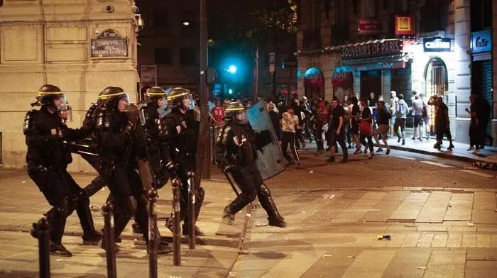 Einsatz nahe des Arc de Triomphe