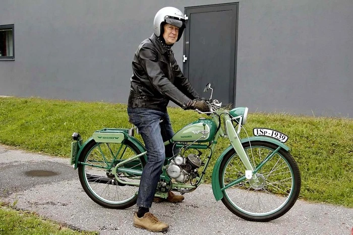 ...Traktore wie Motorräder.