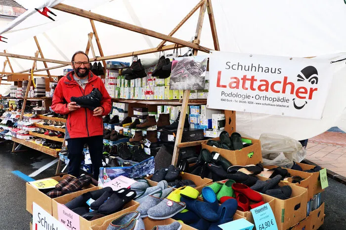 Auch das Schuhhaus Lattacher aus Gurk war auch wieder mit einem großen Stand vertreten.
